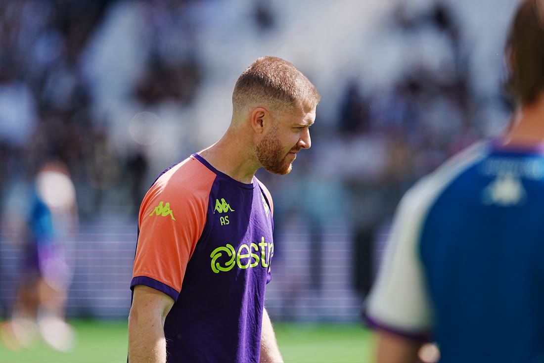 Antonio Sánchez en el terreno de juego con la equipación de la Fiorentina